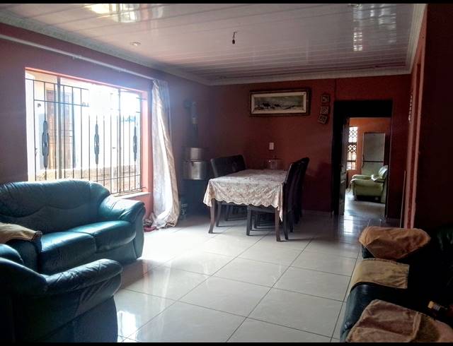 4 BEDROOM FREEHOLD FOR SALE IN KAGISO